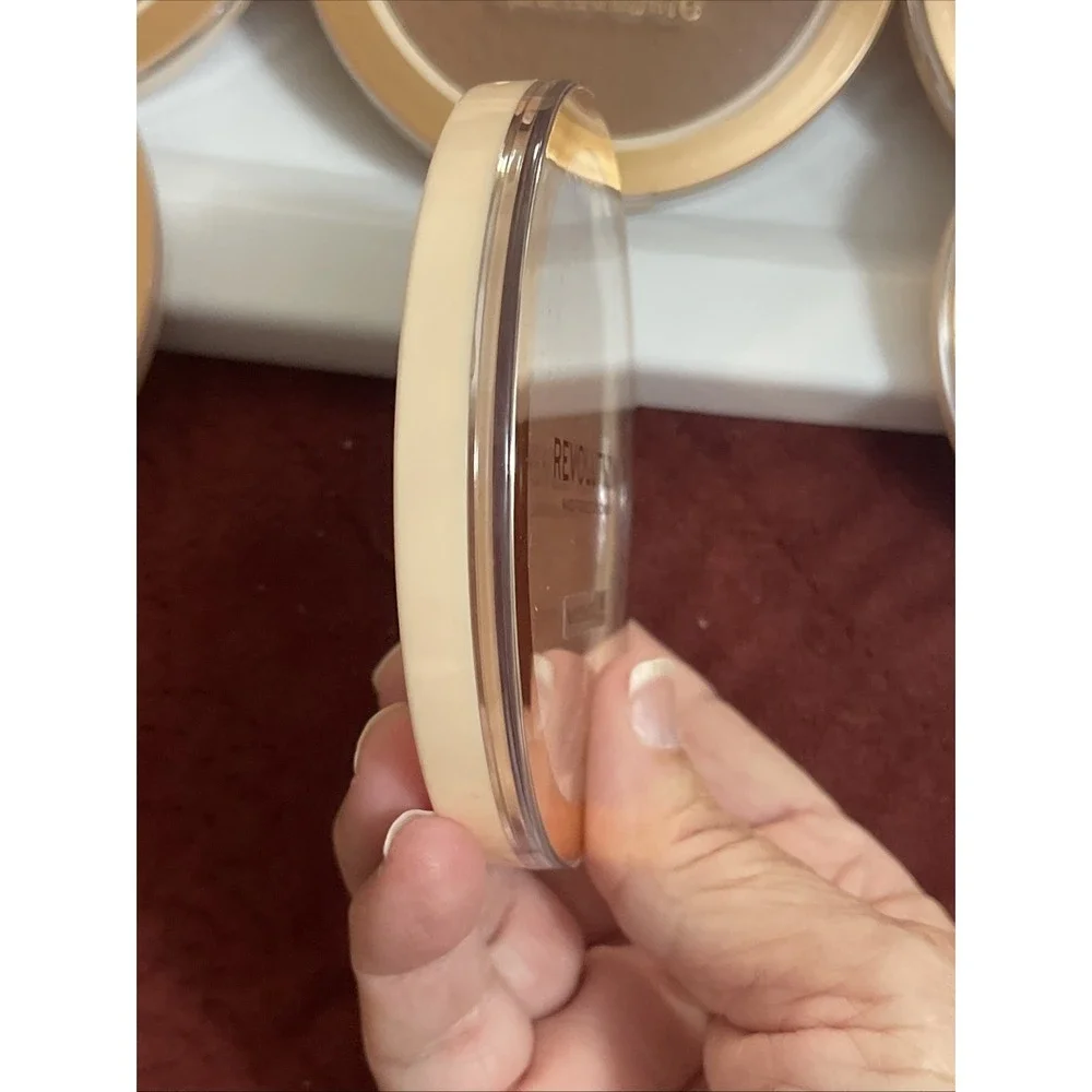 Lot Of 15 REVOLUTUION Makeup Revolution London Mega Bronzer COOL 01 SEALED Gift